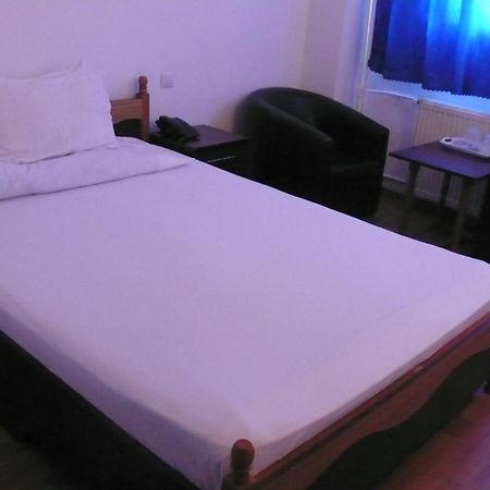 Hotel Uranus Bucharest Exterior photo